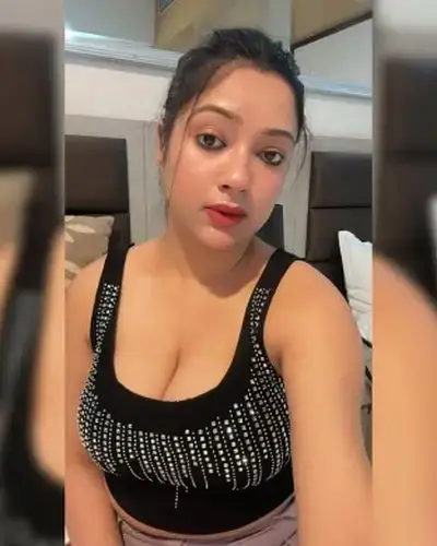 Call Girls Service Adoor